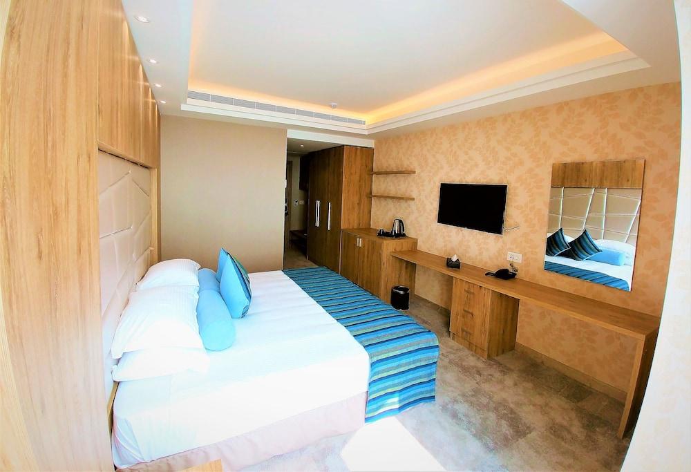 Maximus Hotel Blat Exterior photo