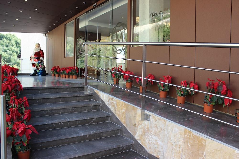 Maximus Hotel Blat Exterior photo