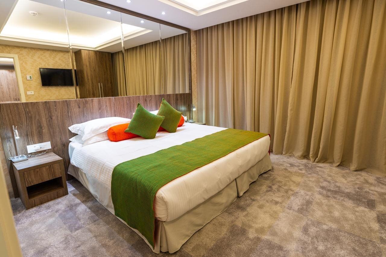 Maximus Hotel Blat Exterior photo